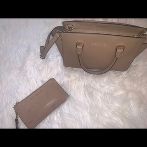 Michael Kors Set SOLD‼️